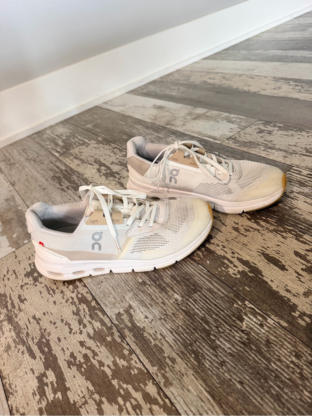 On Running Cloudrift White Women’s Sneakers Size 6.5